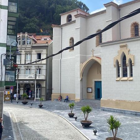 Apartamentos Urbanin I Plaza Ayuntamiento Cudillero Exterior foto